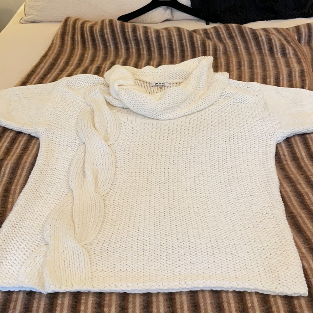 DKNYC sweater